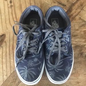 Mens size 10 Vans lace up sneakers. Dark grey palm tree pattern